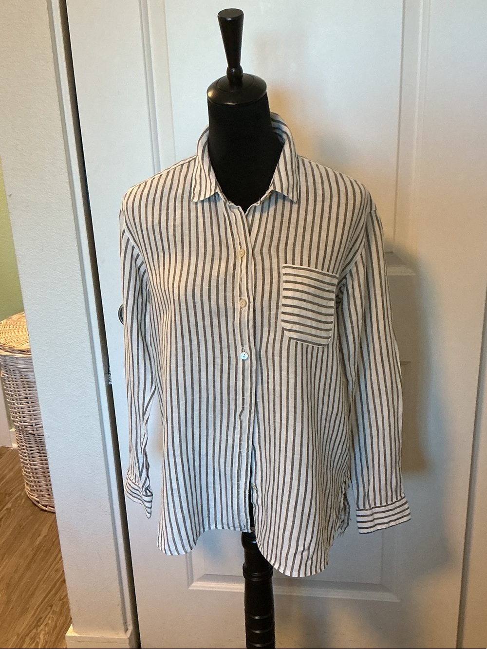 J. Jill Casual Striped Button-Down Shirt in White/Black L